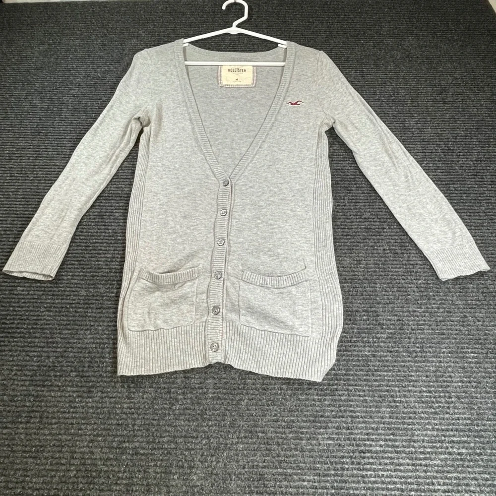 Hollister Mens Gray Cotton V-Neck Button Front Cardigan Sweater Size Medium Logo